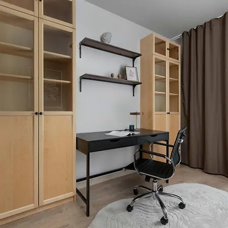 Lejlighed Z 2 Sypialniami Parking Blisko Tauron Arena By Renters *