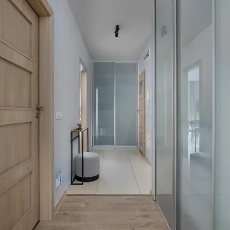 Apartament Z 2 Sypialniami Parking Blisko Tauron Arena By Renters