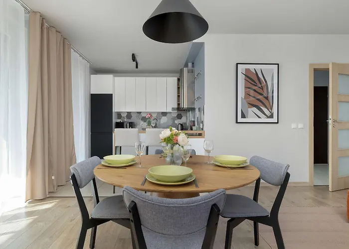 Z 2 Sypialniami Parking Blisko Tauron Arena By Renters Lägenhet